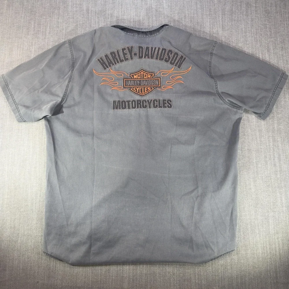 Harley-Davidson Shirt Mens 2XL Gray Short Sleeve Button Front Flame Back Graphic